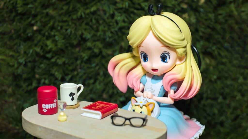 alice, toy, figures