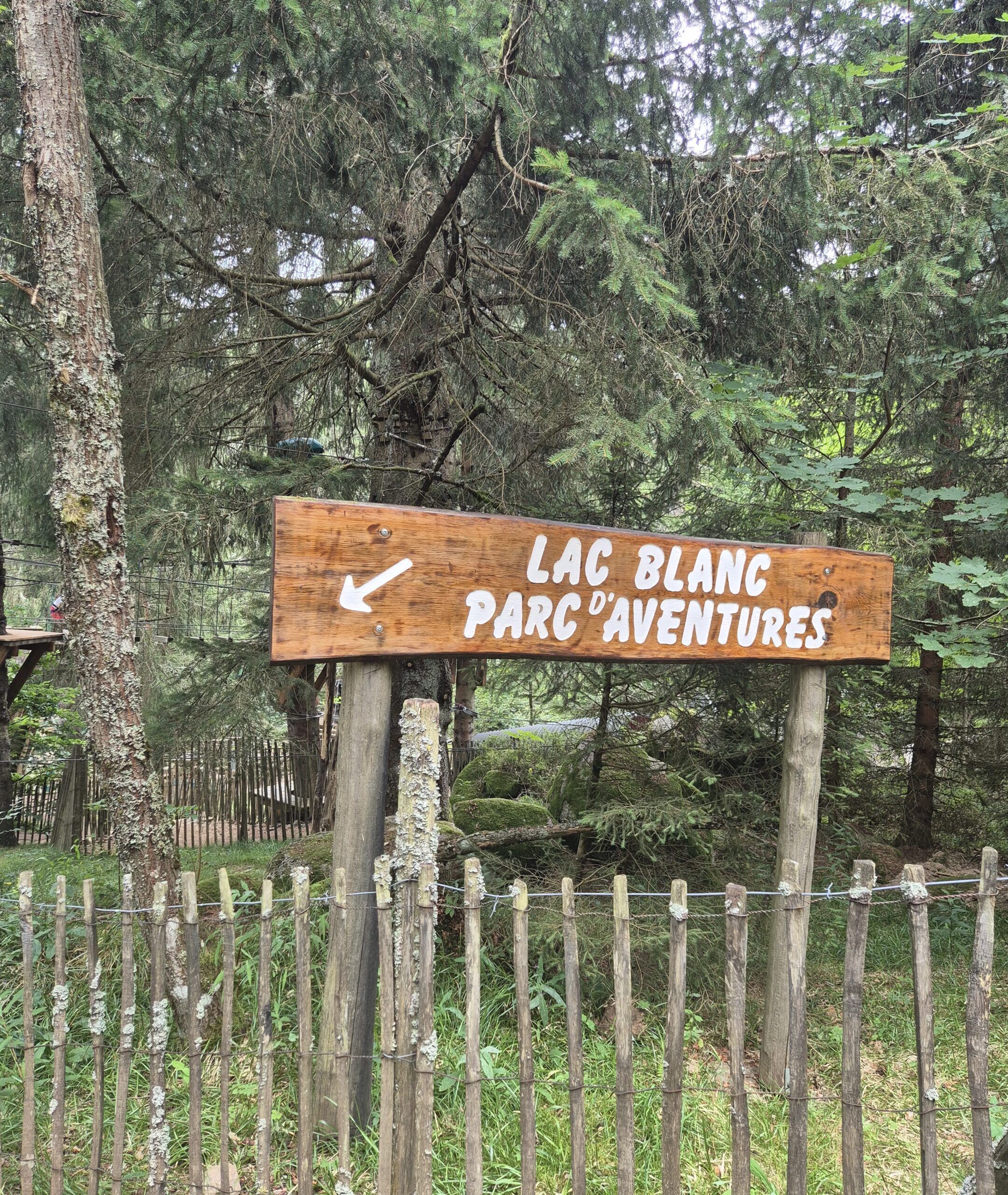 Lac Blanc Parc d'Aventures - sentier pieds nus - panneau